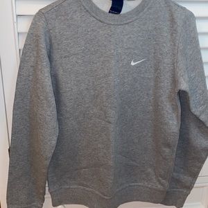 Grey NIKE crewneck sweatshirt